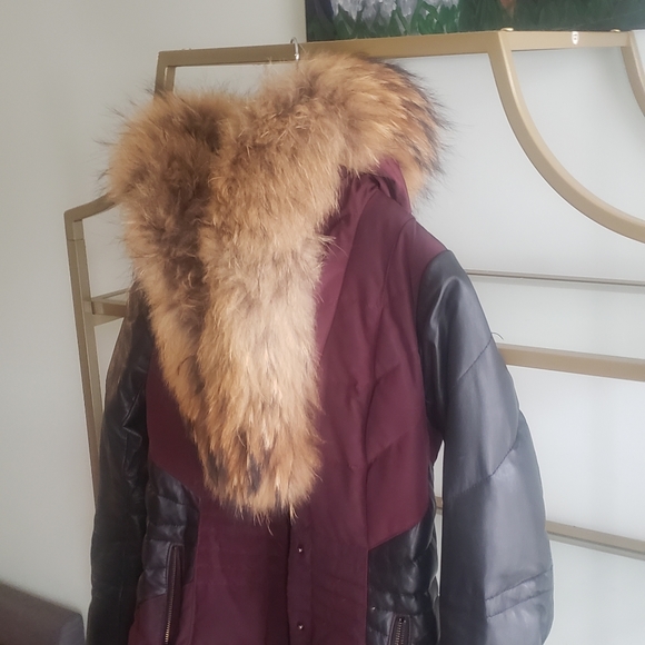 Fairly used winter coat with fox fur trim on hood - Picture 4 of 4